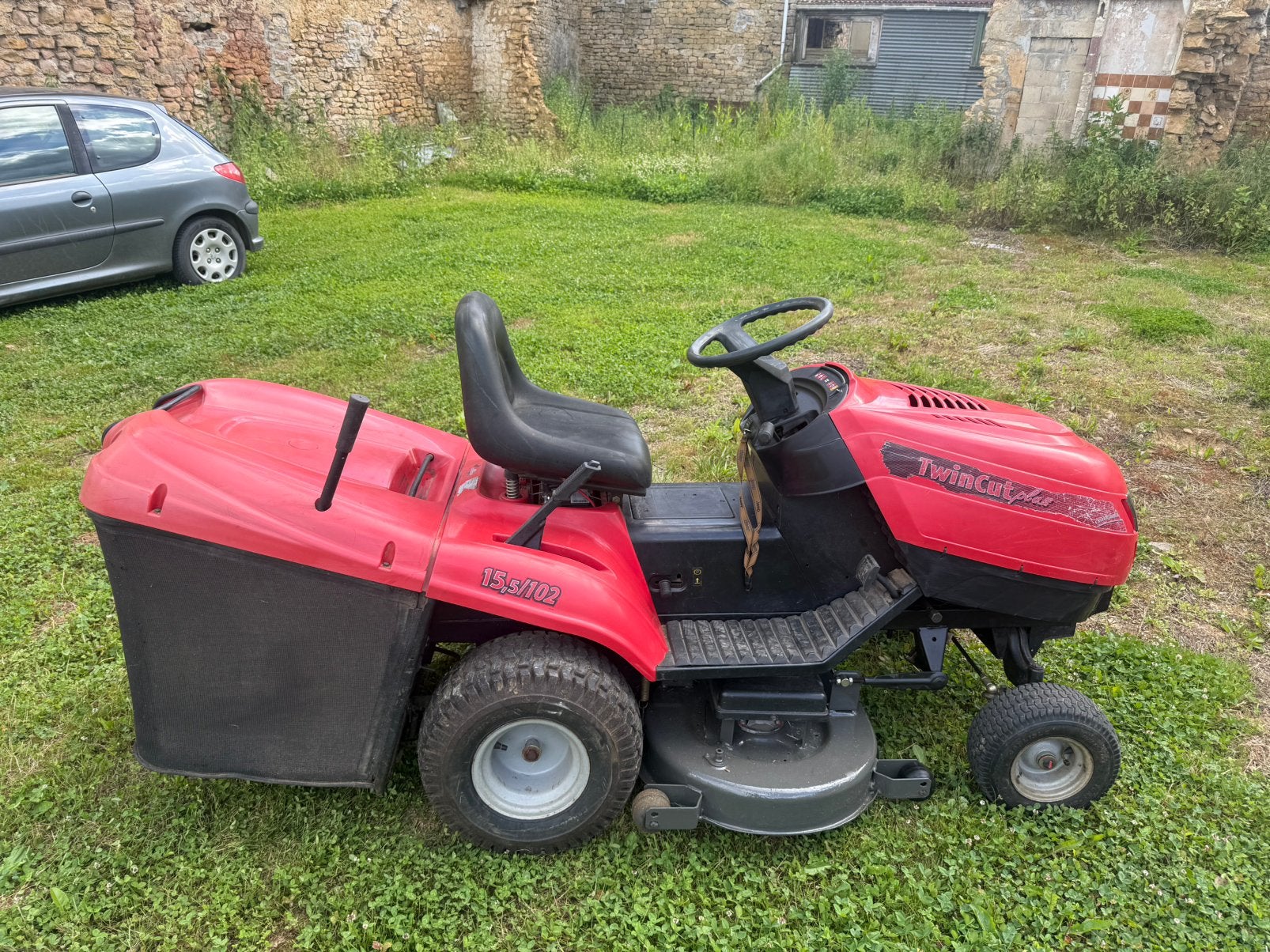 Grastractor van 15,5 pk met maaibreedte van 102 cm, Ophalen, Gebruikt, Versnellingen, 90 tot 120 cm