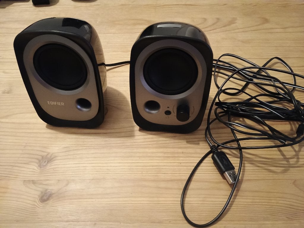 Edifier R12U, Enlèvement, Utilisé