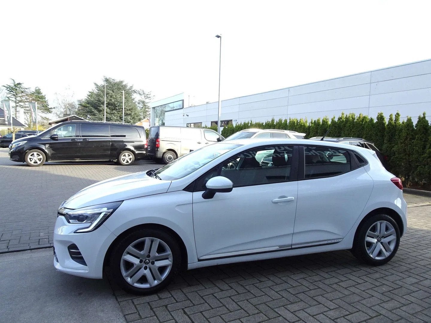 Renault Clio 1.0TCe 5d. CARPLAY,NAVI,FULL LED,CRUISE,BLUETH,, Auto's, Stof, Gebruikt, 91 pk, 67 kW
