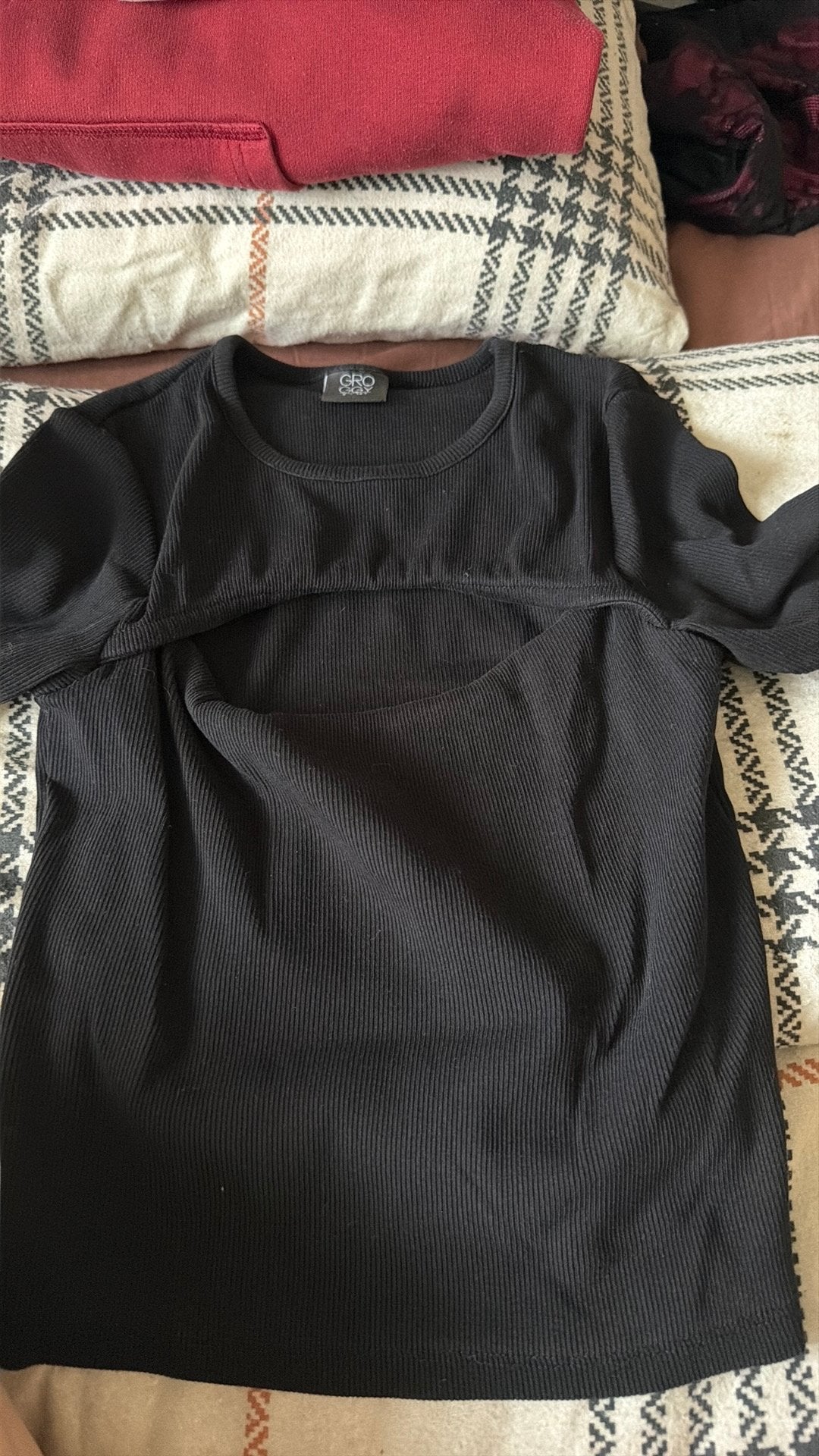 Shirt zwart met een blote gedeelte, Enfants & Bébés, Enlèvement, Comme neuf, Fille, Chemise ou À manches longues