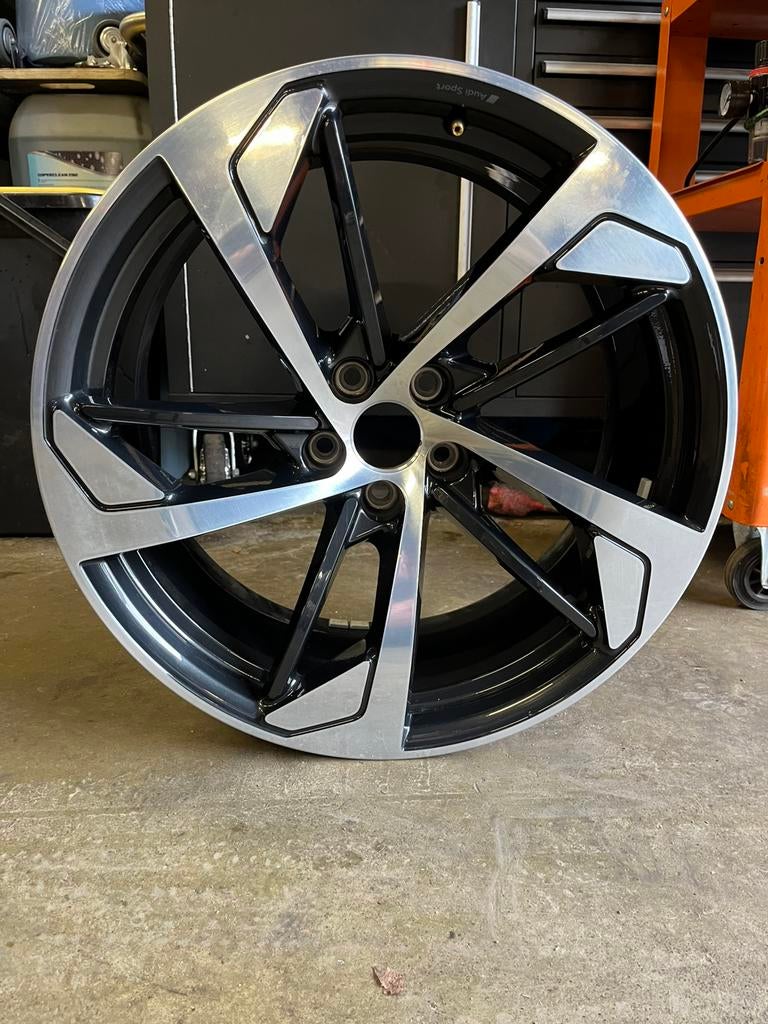 Jante Audi RS5, Enlèvement