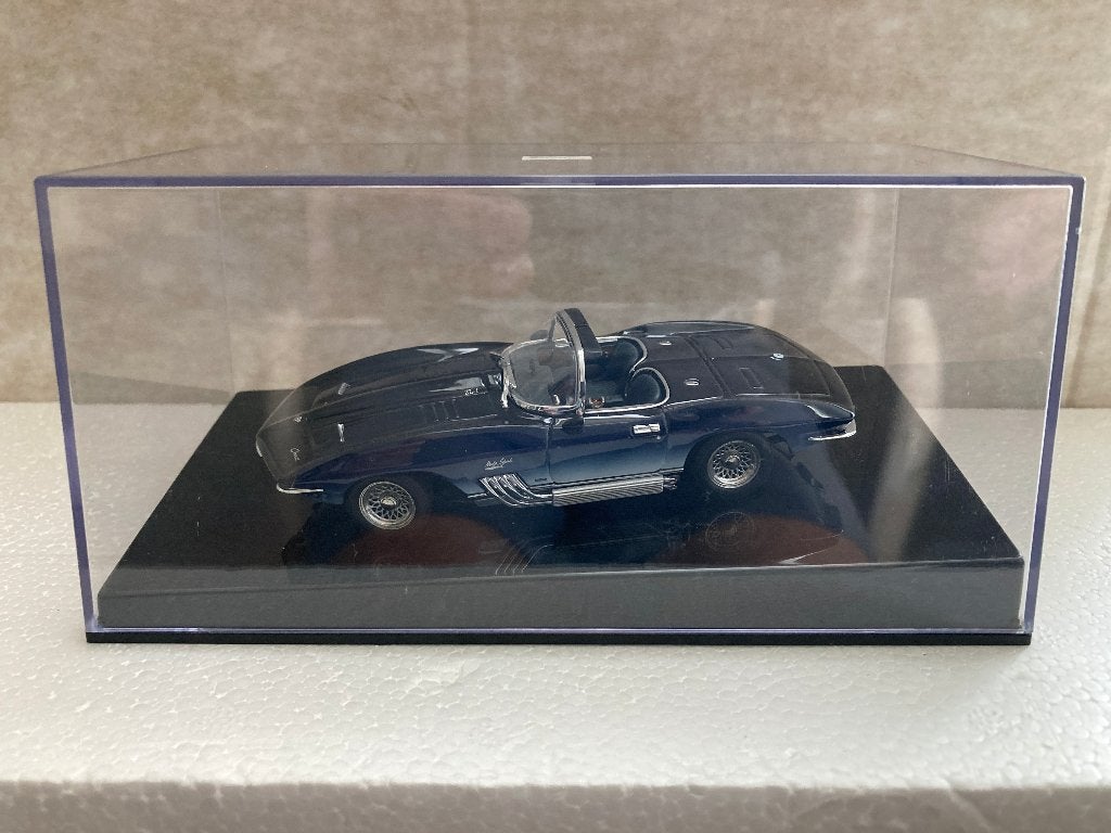 AUTOart  Chevrolet  Corvette, Ophalen, Zo goed als nieuw, Auto