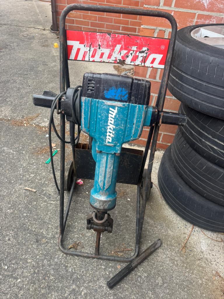 Makita HM1812 breekhamer, Ophalen, Gebruikt