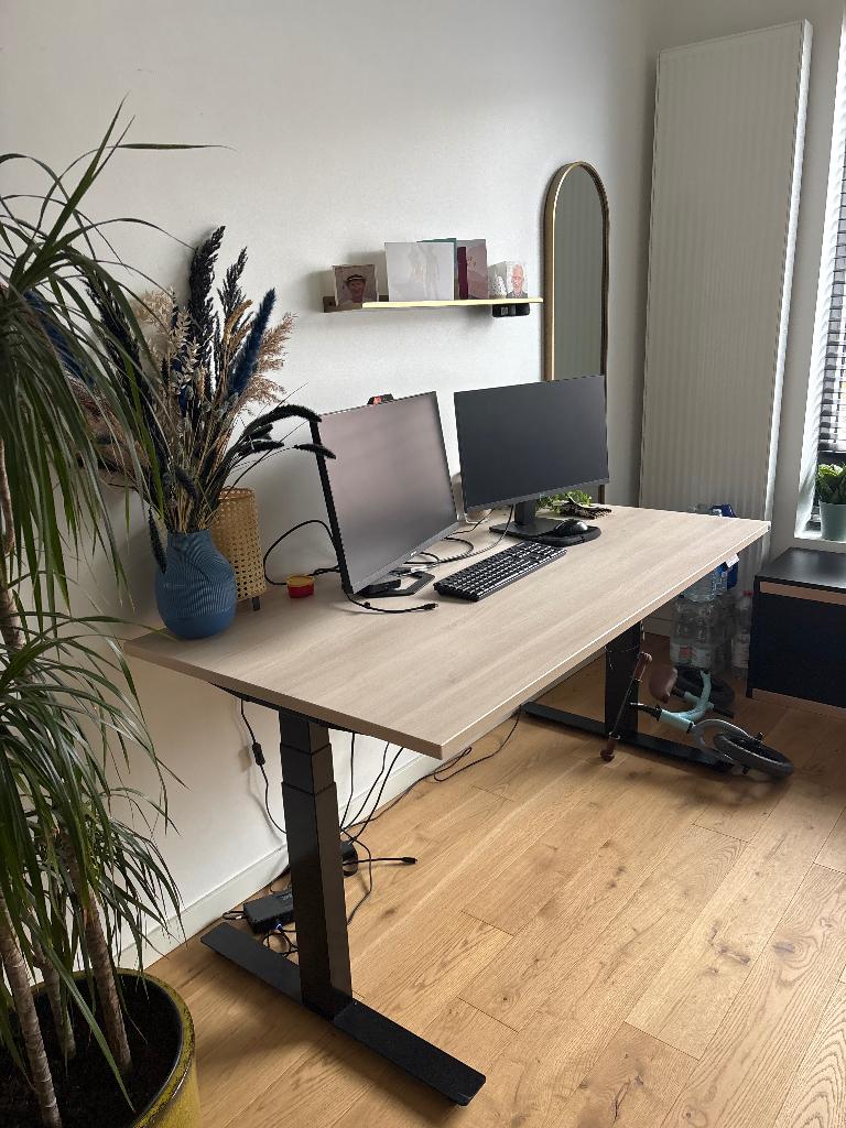 Standing desk, Huis en Inrichting, Bureaus, Ophalen, Zit-sta bureau, 160 cm, Spaanplaat of MDF