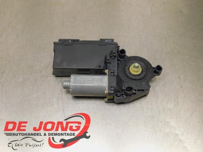Moteur de vitre portière d'un Audi A4, Autos : Pièces & Accessoires, -, 3 mois de garantie, Audi, Utilisé