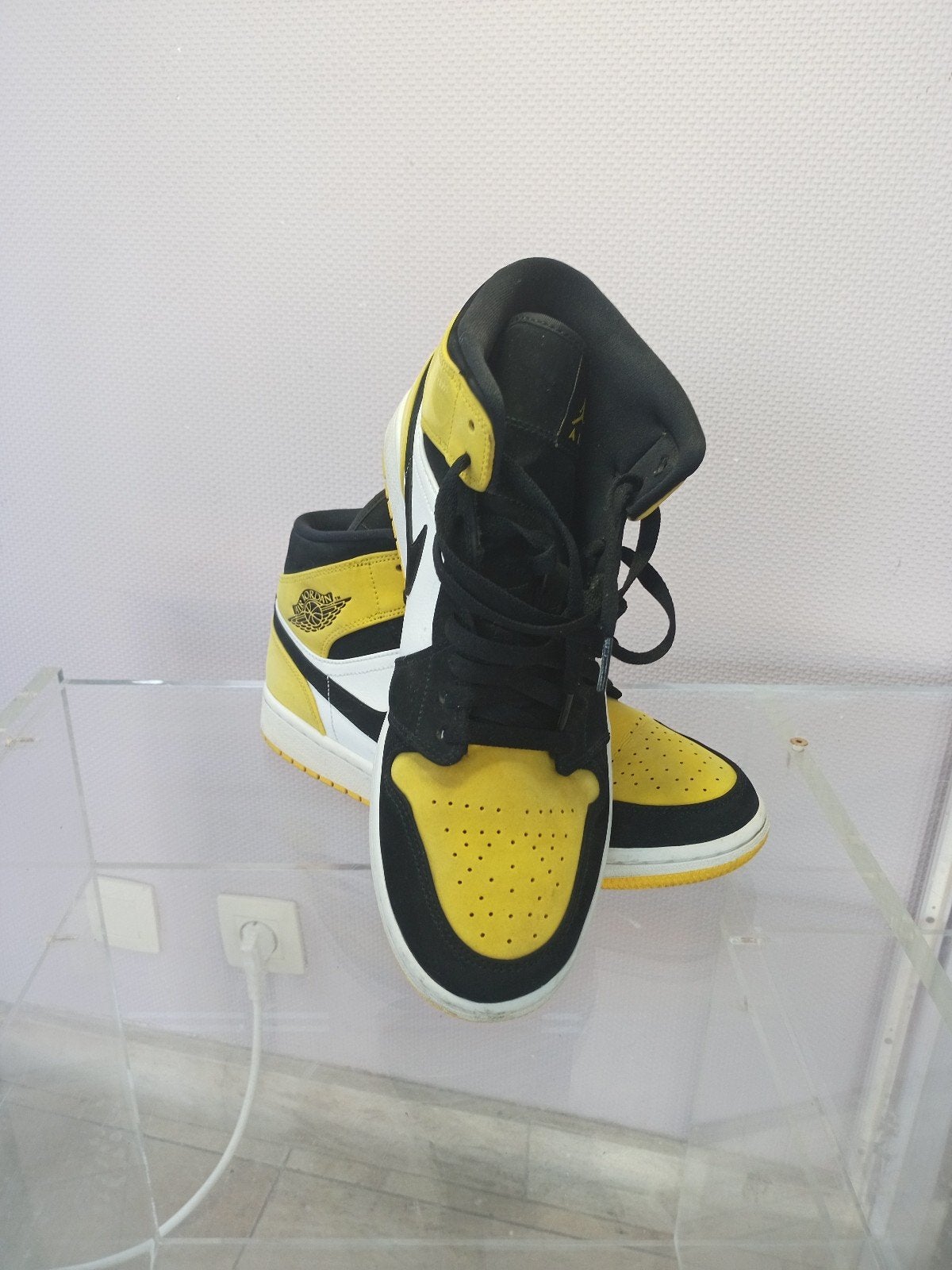 Baskets Nike Air Jordan 1 Mid « Yellow Toe » taille 43, Vêtements | Hommes, Chaussures, Enlèvement ou Envoi, Baskets