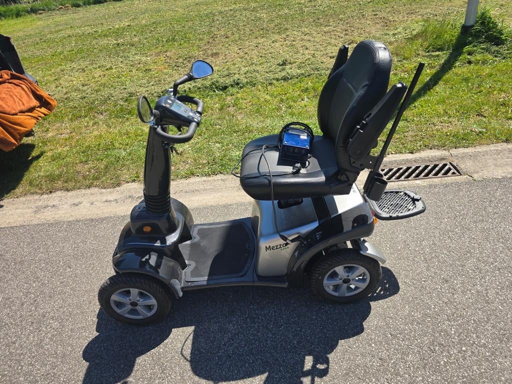 Scootmobiel mezzo 4 5/2023 .....!!! nieuw 65 km !!!, Ophalen