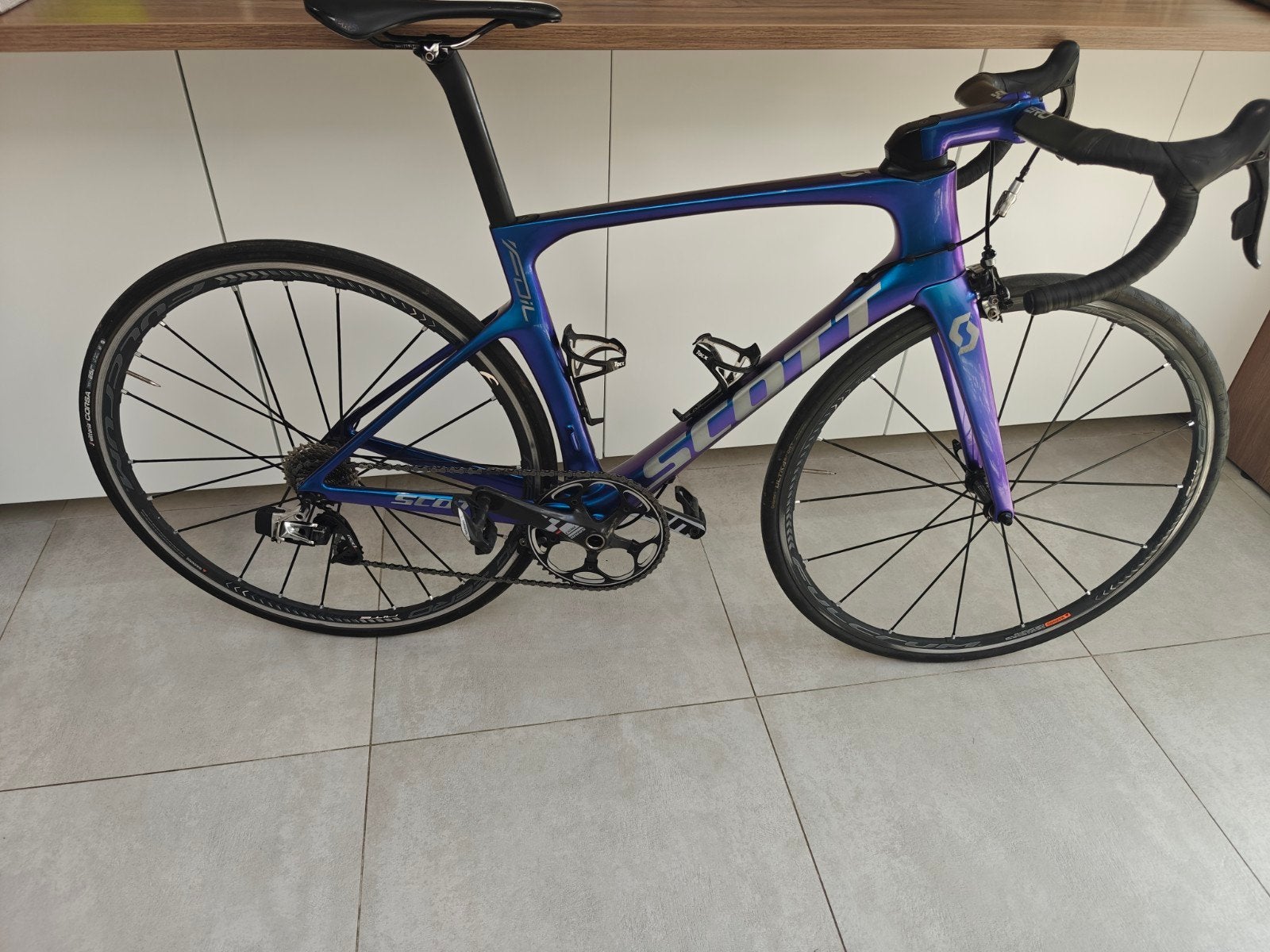 Magnifique vélo de course scott Foil avec SRAM Red Etap, Enlèvement