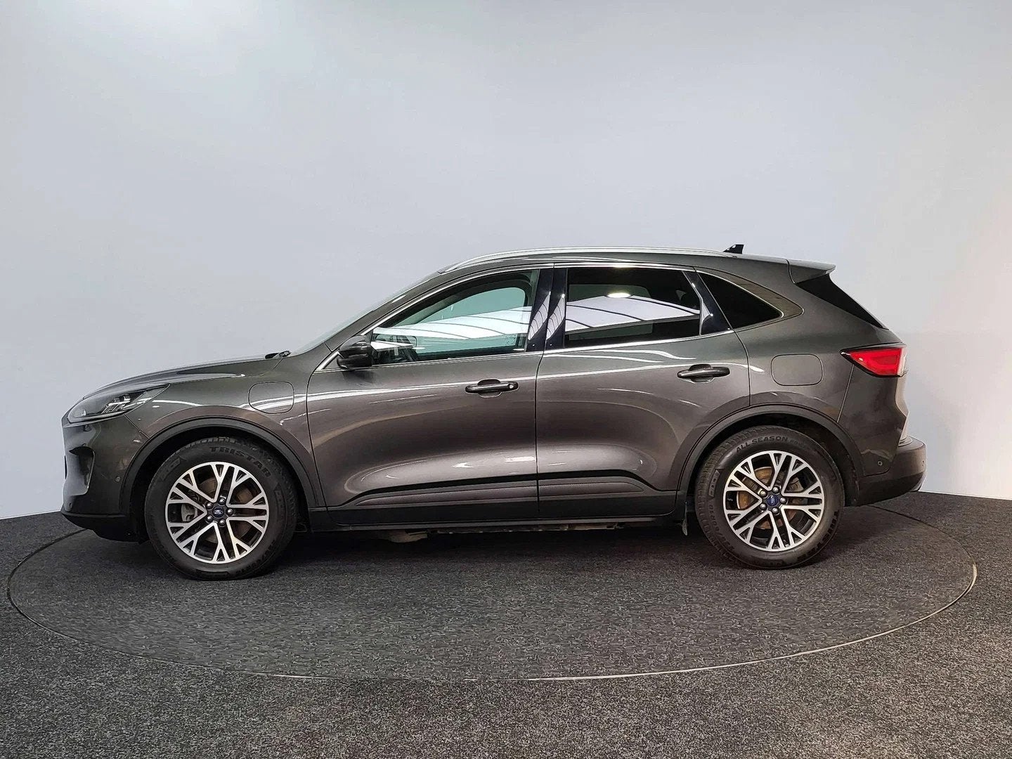 Ford Kuga PHEV | DURATEC | Automaat | 2021 | 152.926 km | Ca, Auto's, Automaat, Stof, Gebruikt, Zwart