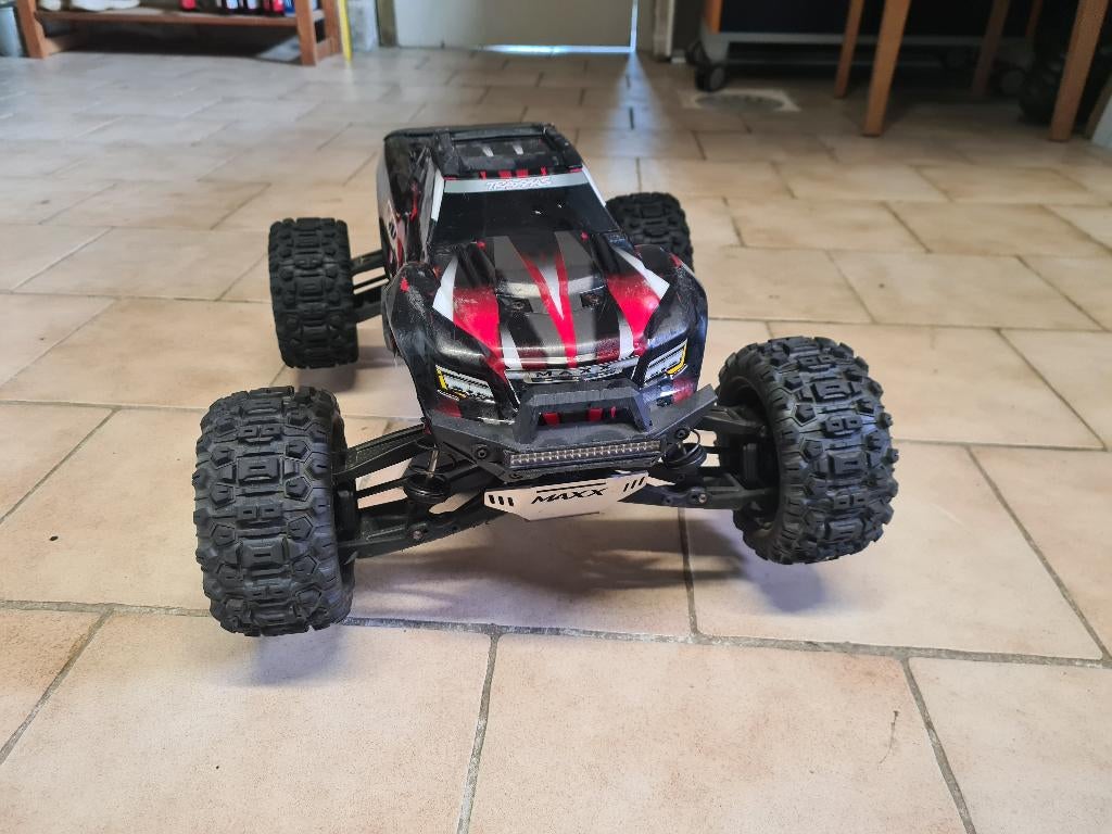 Traxxas Maxx (V2) wide body, Hobby & Loisirs créatifs, Voiture off road, Enlèvement, Utilisé, Électro