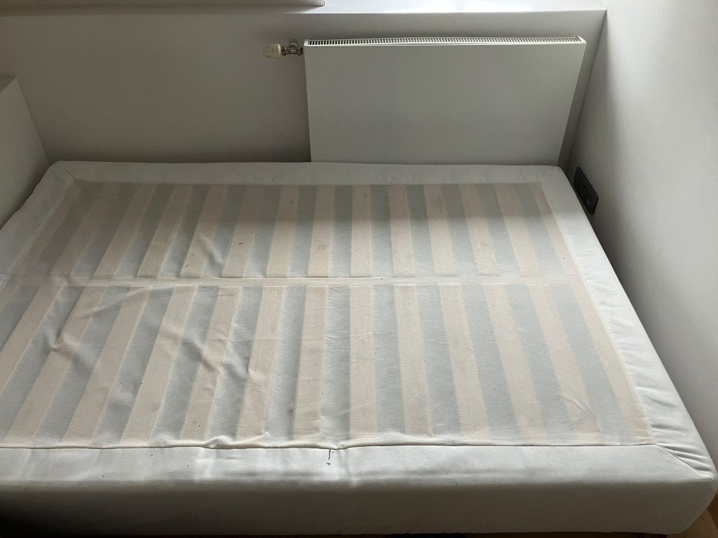 Bed - Matrasbodem, Huis en Inrichting, Ophalen, Wit, 140 cm, Zo goed als nieuw