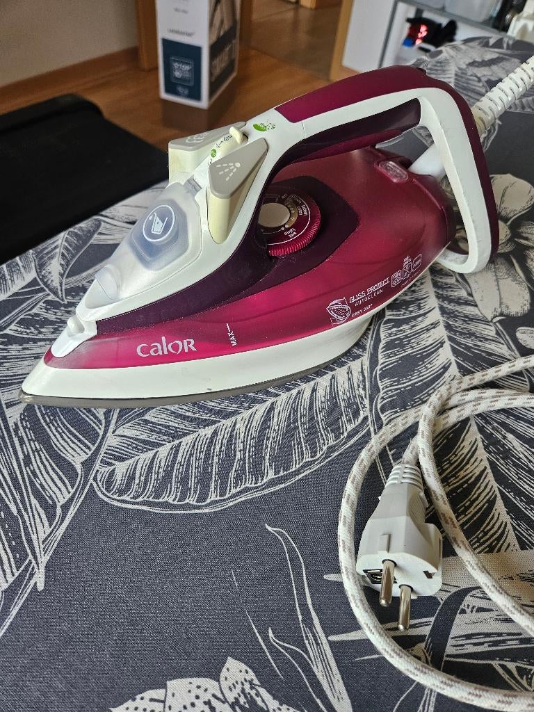 Fer à repasser vapeur Calor, Enlèvement ou Envoi, Utilisé, Fer à repasser avec cordon