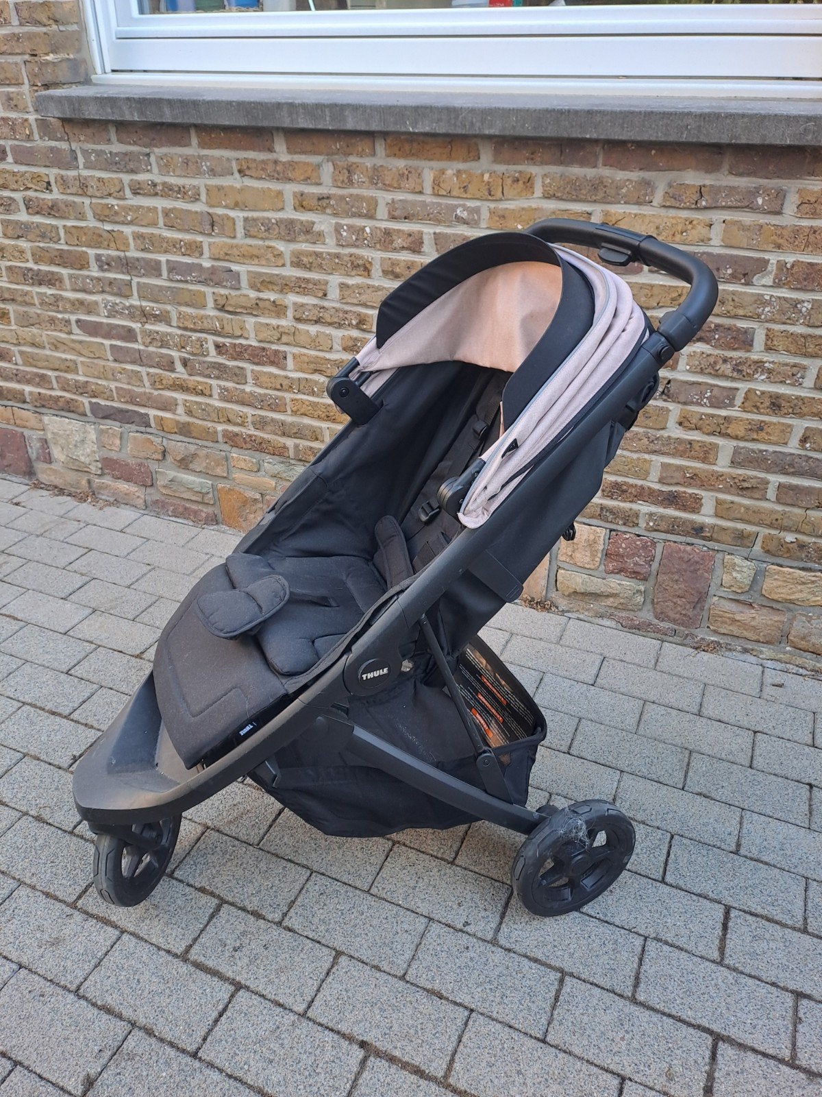 Thule buggy, Kinderen en Baby's, Buggy's, Ophalen, Zo goed als nieuw, Overige merken, Zonnekap