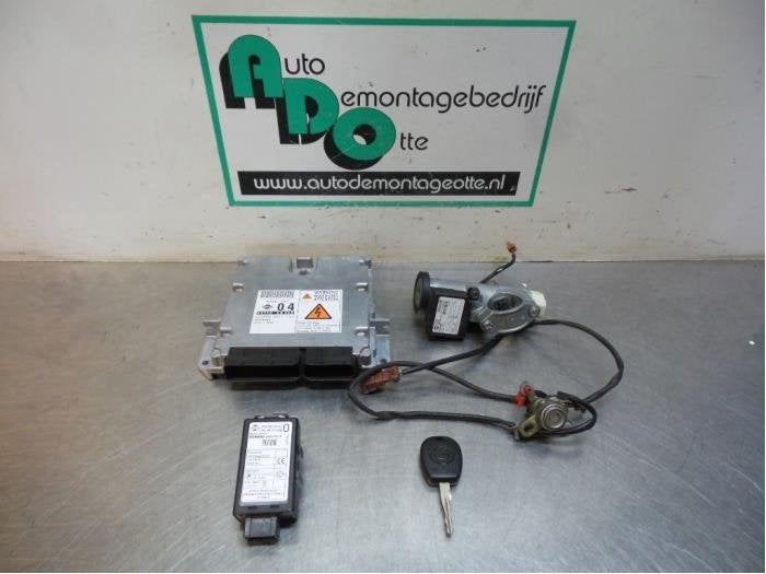 Serrure de contact + ordinateur d'un Nissan X-Trail (X-Trail, Autos : Pièces & Accessoires, Autres pièces automobiles, Nissan