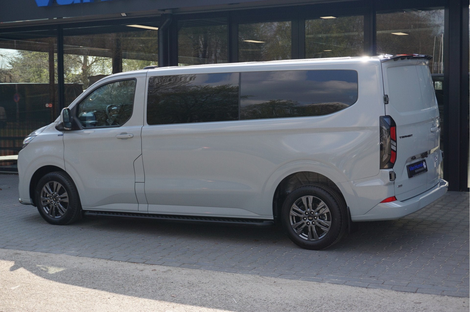 Ford Transit Custom 320L 2.5 PHEV 233PK Dubbel Cabine JWR Ed, Auto's, Gebruikt, Bedrijf, Hybride Elektrisch/Benzine, Ford