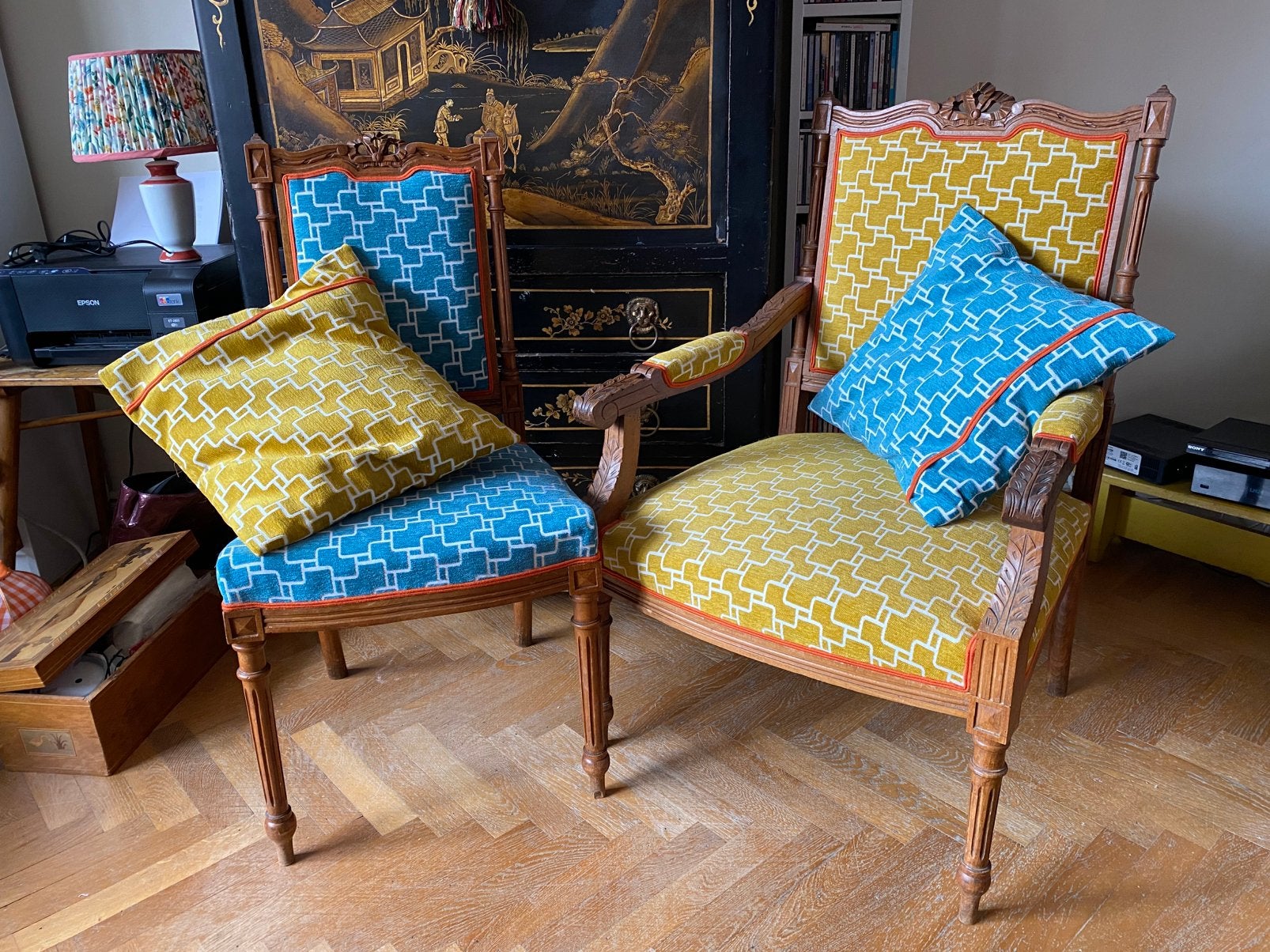 Fauteuil et chaise entièrement refaits à neuf, Antiquités & Art, Enlèvement