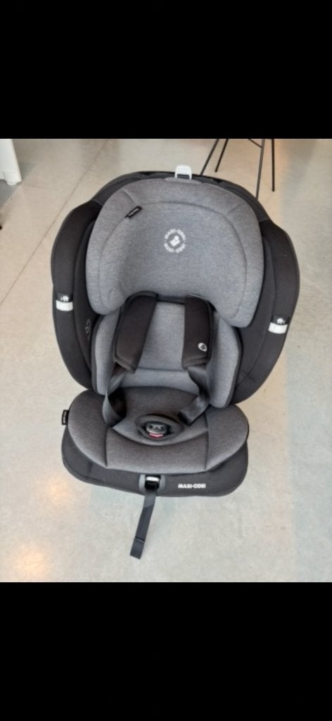 Maxi Cosi Titan Black basic te koop, 9 à 36 kg, Enlèvement, Utilisé, Isofix