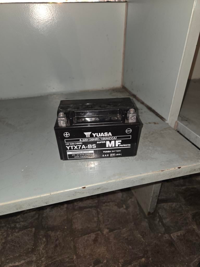 12V Batterij, Fietsen en Brommers, Brommers | Toebehoren, Ophalen of Verzenden, Zo goed als nieuw, Overige typen