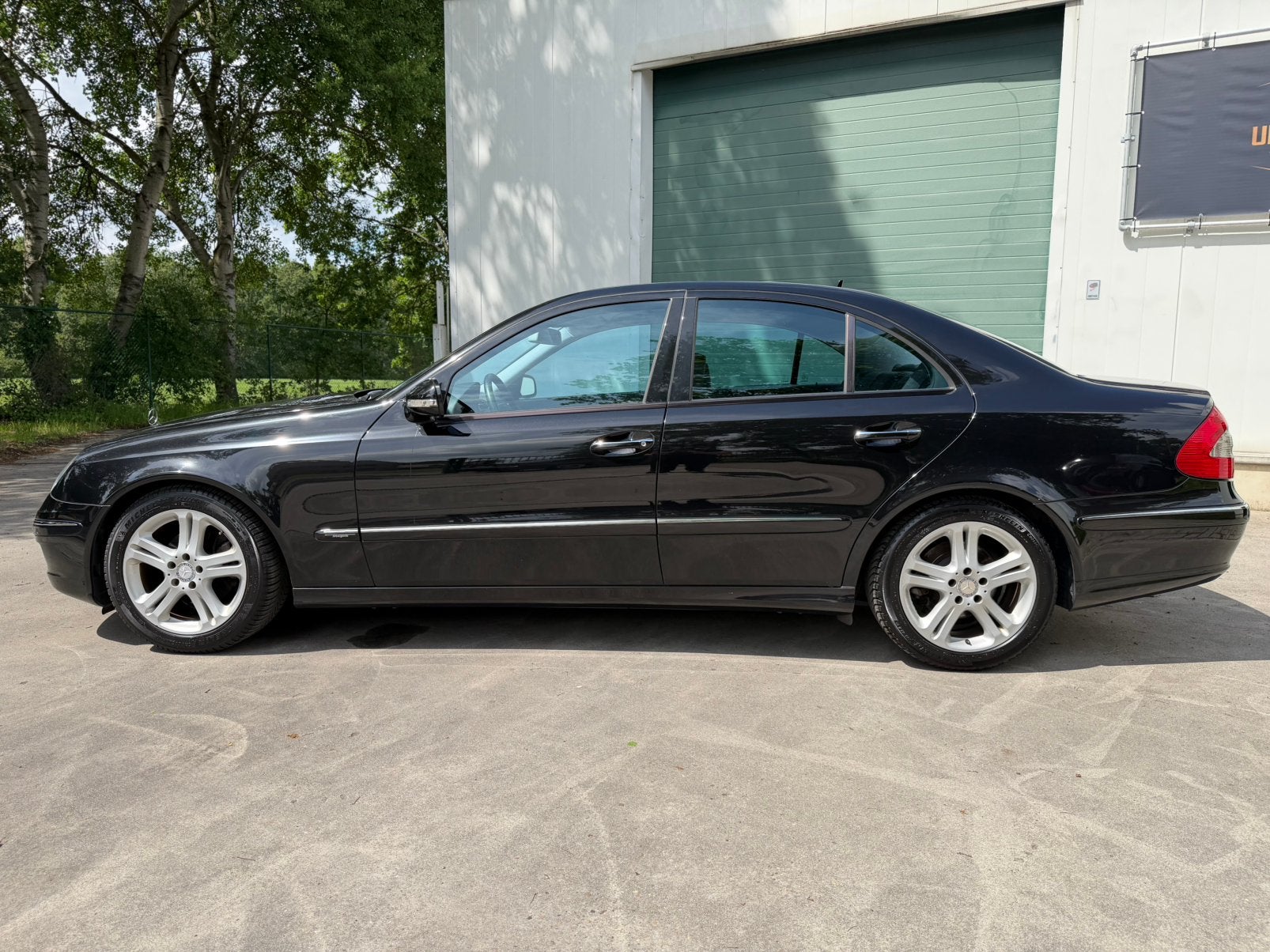 Mercedes E200 CDI W211 Automaat/Facelift/Avantgarde/GEKEURD, Automaat, Parkeersensor, Leder, Bedrijf