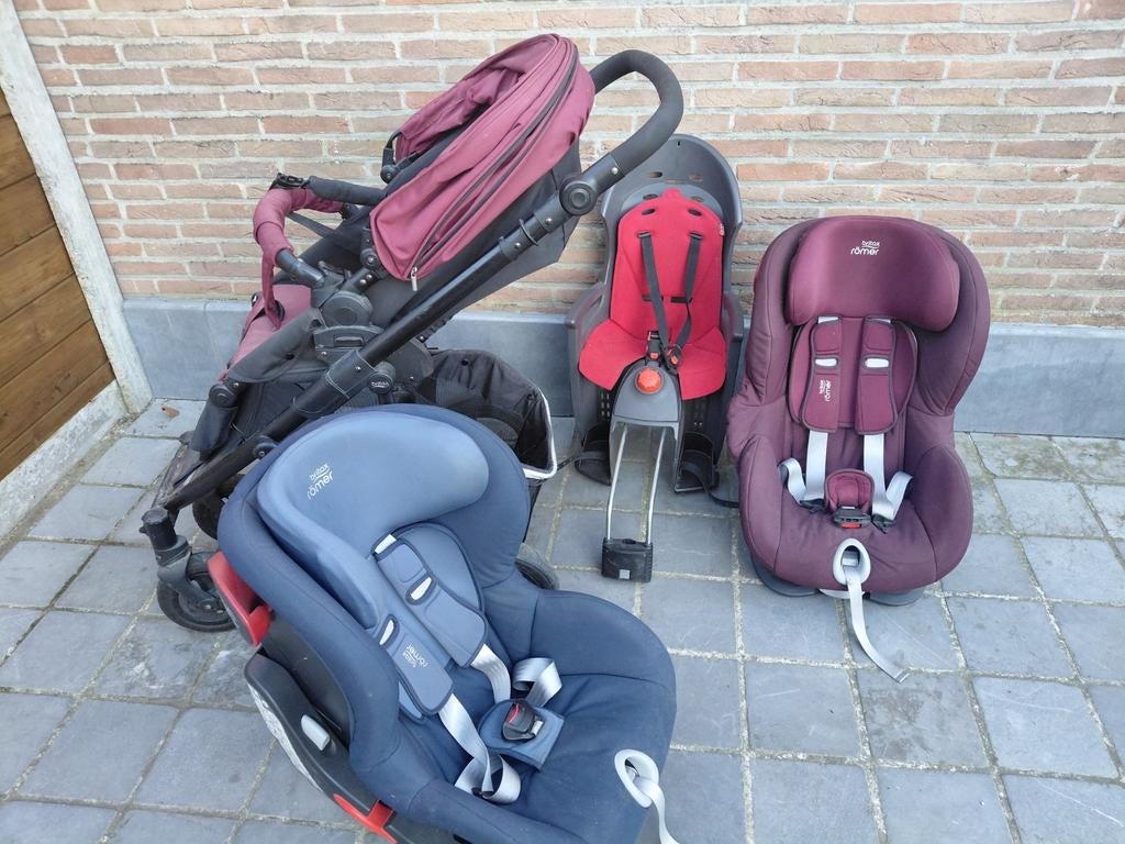 Buggy,2 autostoelen,1 fietsstoel prijs overeen te  komen, Enlèvement
