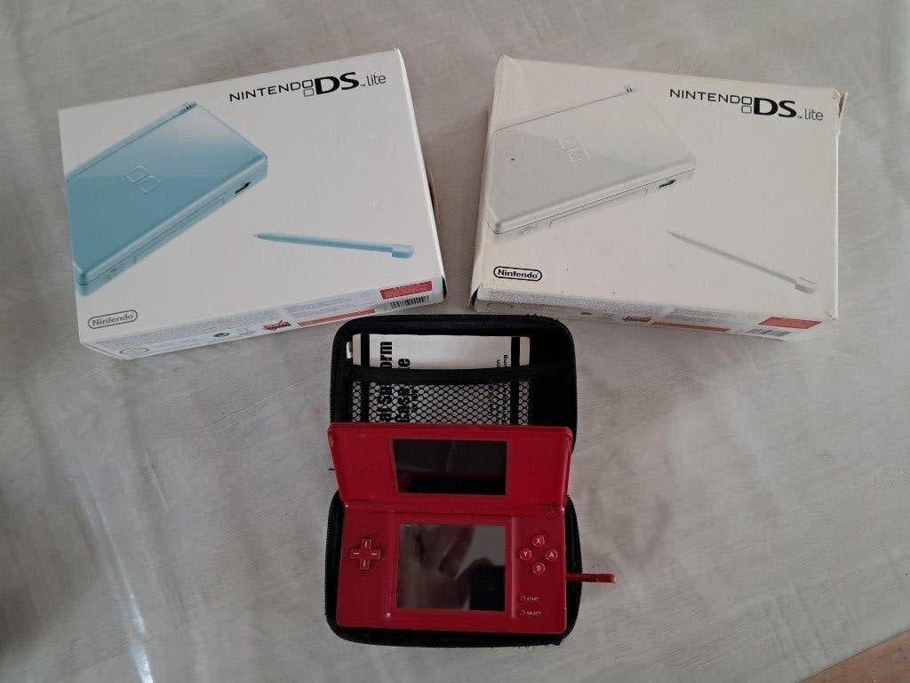 3 CONSOLES NINTENDO DS Lite, Rouge, Avec housse de protection ou sac, Enlèvement, Utilisé