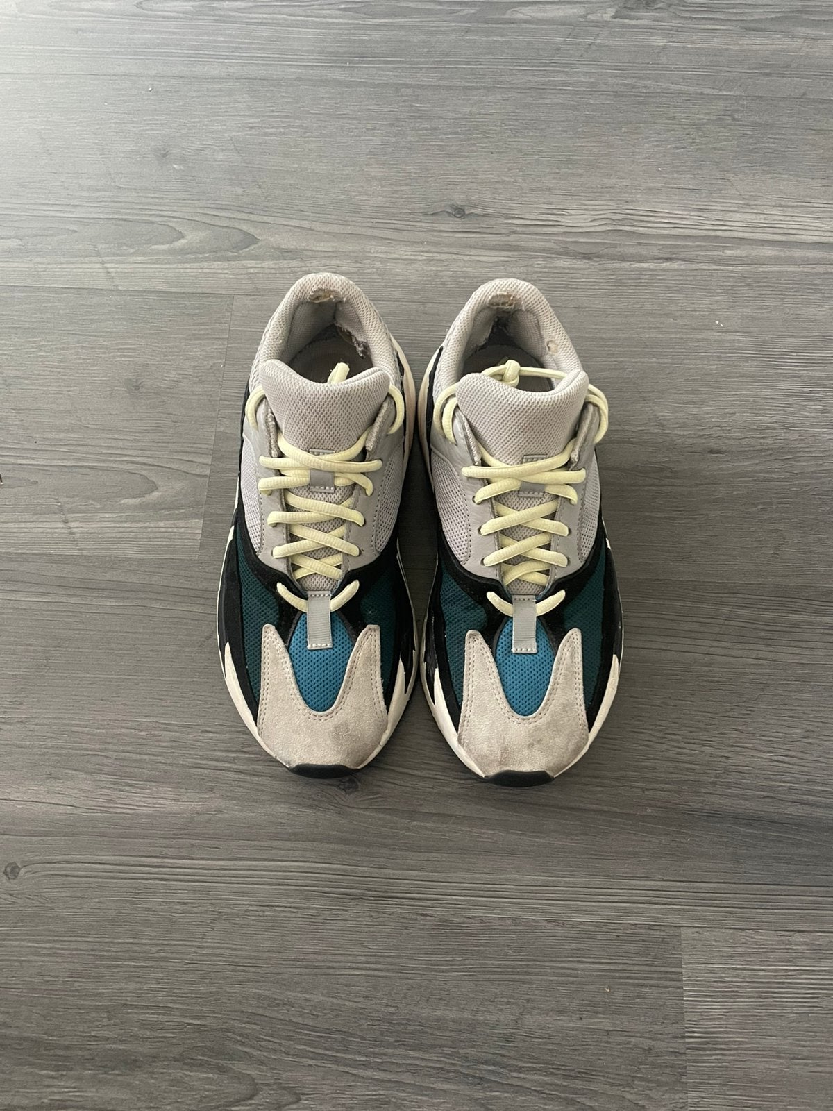 Yezzy 700 orgineel! Maatje 41, Sport en Fitness, Korfbal, Ophalen, Zo goed als nieuw