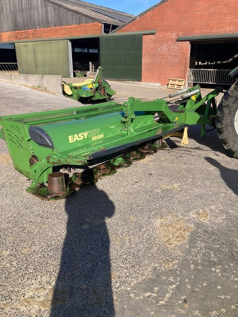 Krone maaiers (front en zij maaier), Ophalen, Akkerbouw, Weidebouw