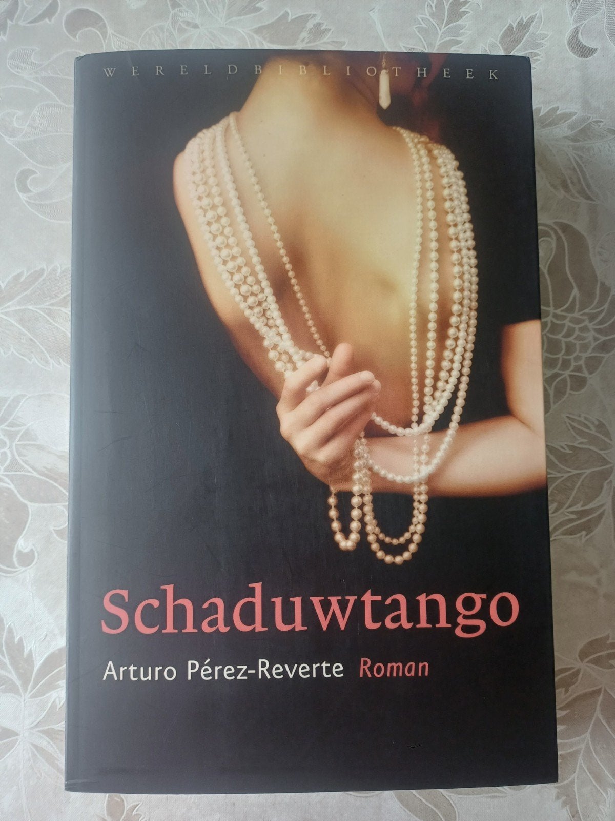 Arturo Pérez-Reverte - Schaduwtango, Ophalen of Verzenden, Zo goed als nieuw, Arturo Pérez-Reverte