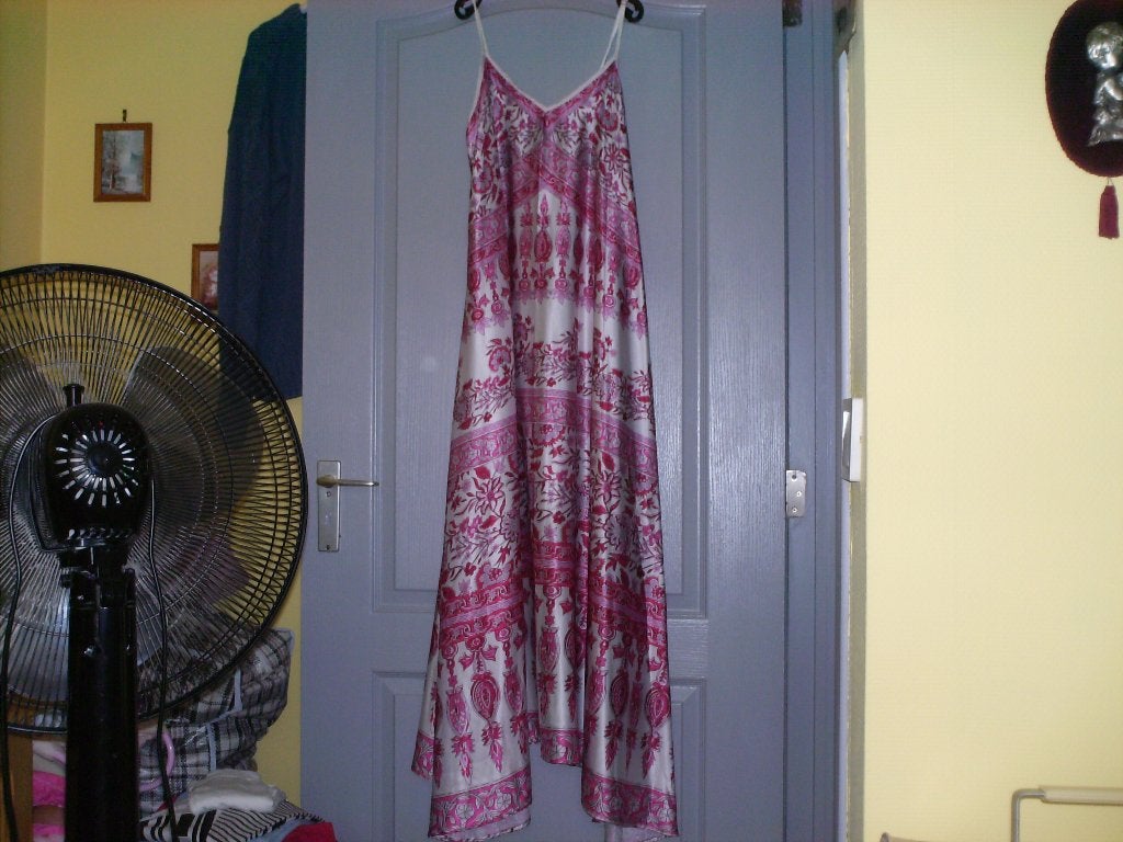 a vendre robe pour dame, Vêtements | Femmes, Neuf, Taille 38/40 (M), Enlèvement ou Envoi, Autres couleurs