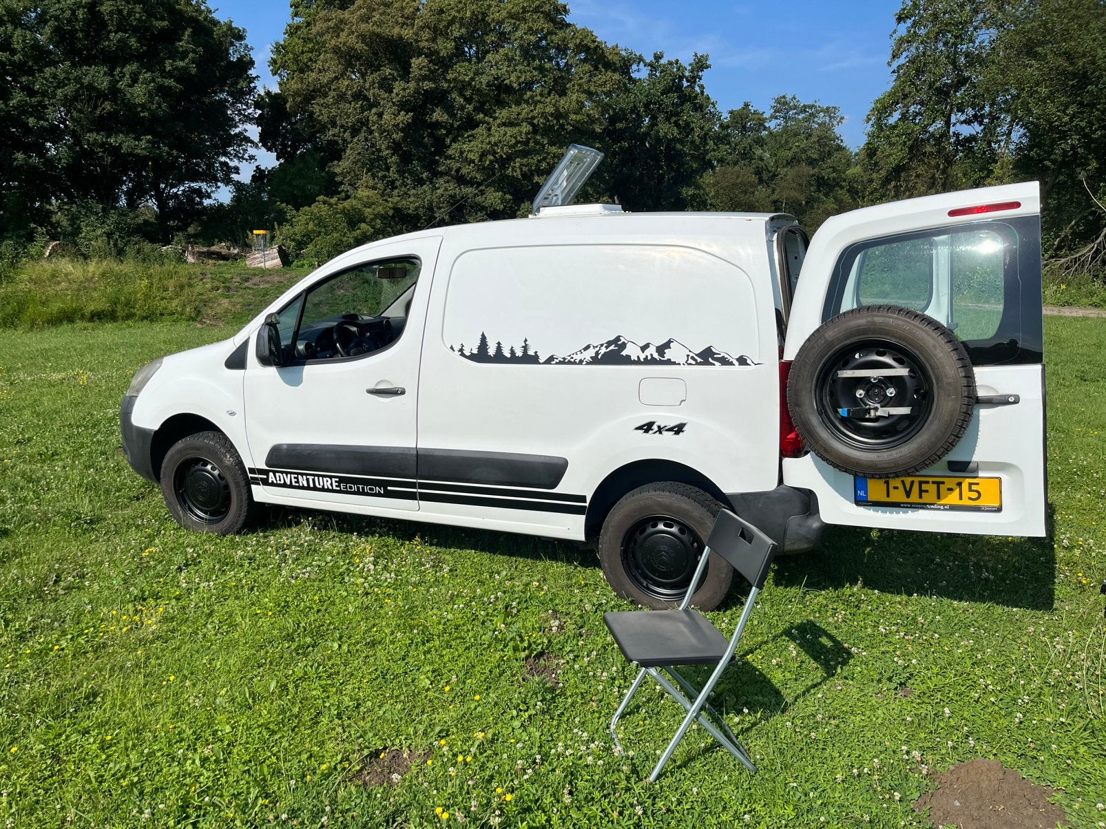 Citroen Berlingo 4x4 Dangel 1.6 HDI 2010, Stof, Zwart, 4 cilinders, 1600 cc