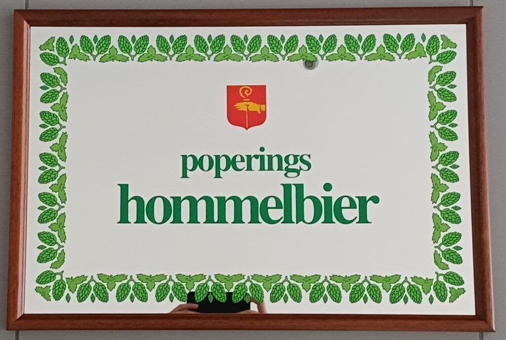 Spiegel Poperings Hommelbier, Ophalen of Verzenden, Zo goed als nieuw, Reclamebord, Plaat of Schild