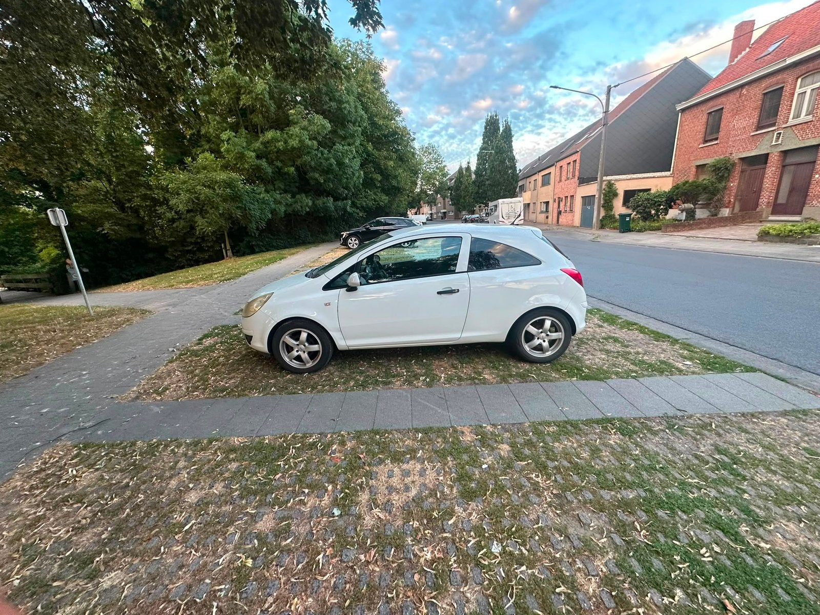 Opel Corsa 1.4 essence 2010 84 000 km, Autos, Euro 5, Achat, Boîte manuelle, Noir