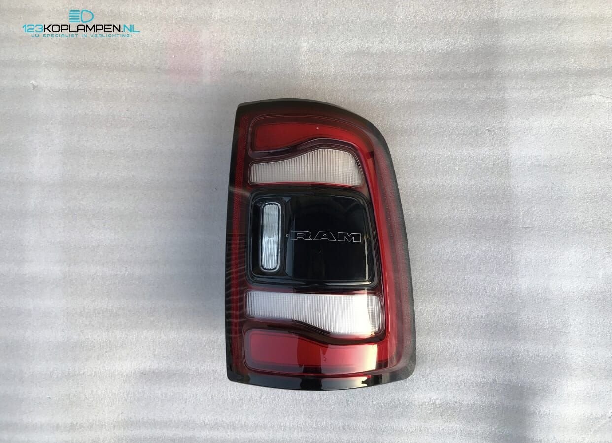 Dodge RAM 2018- LED achterlicht rechts, Auto-onderdelen, Ophalen, Gebruikt, -, -