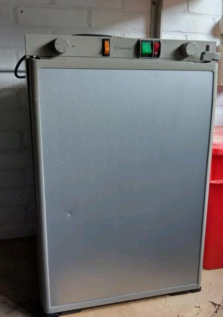 Dometic RM-4181 camper boot koelkast op gas 12v 220v, Caravans en Kamperen, Ophalen of Verzenden