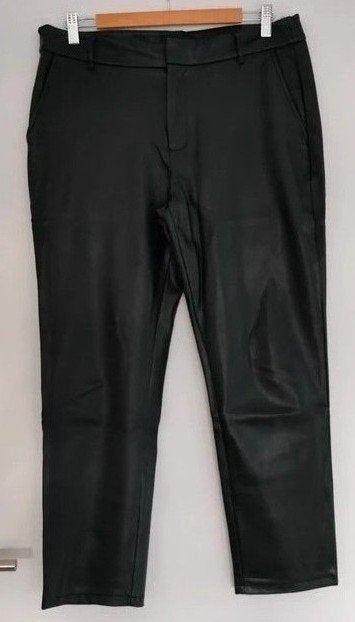 Leather look broek 40 Youh. Steekzakjes, los aan de benen, Kleding | Dames, Maat 38/40 (M), Zwart, Ophalen of Verzenden, Zo goed als nieuw