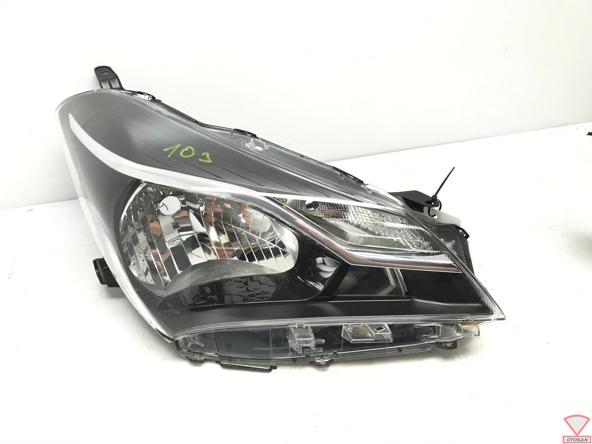 Toyota Yaris 3 Facelift 2014-2017 Koplamp Rechts Origineel!, Info@toyota.co.jp, Gebruikt, Toyota Motor Corporation, Toyota-Cho 1
471-8571  Toyota City