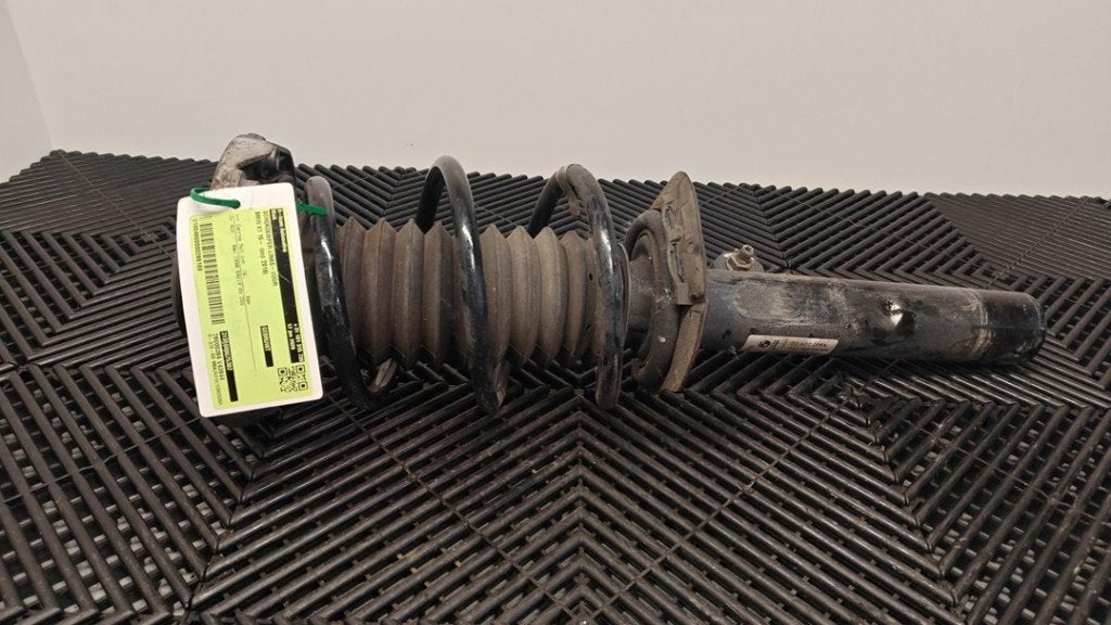AMORTISSEUR OU ABSORBEUR DE CHOC AVANT GAUCHE BMW X1 (F48), Autos : Pièces & Accessoires, Utilisé, BMW, Petuelring 130
80809  München, DE