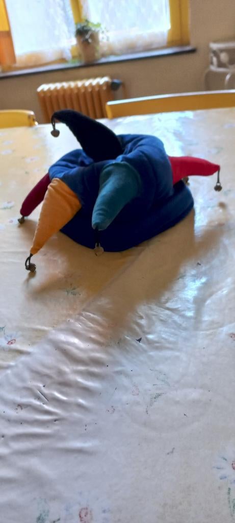 veelkleurige clownshoed, Hobby en Vrije tijd, Stoffen en Lappen, Ophalen, Zo goed als nieuw, Overige materialen
