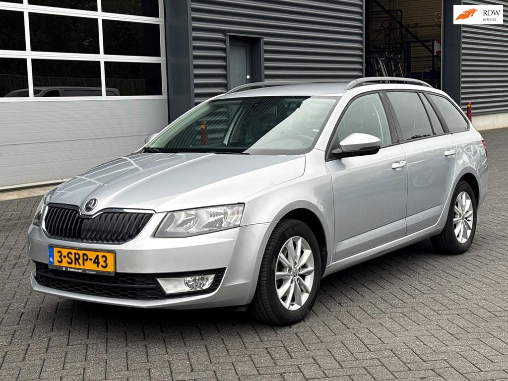 Skoda Octavia Combi 1.6 TDI Greentech Ambition Businessline,, Auto's, Voorwielaandrijving, Euro 5, Gebruikt, 4 cilinders