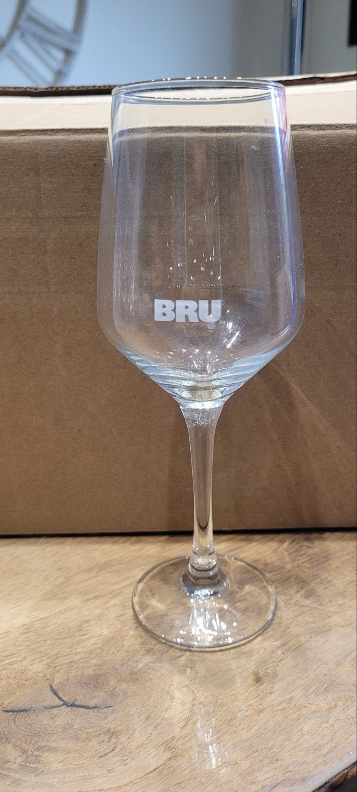 verre sur pied Bru eau ou autres, Enlèvement, Comme neuf, Verre à eau