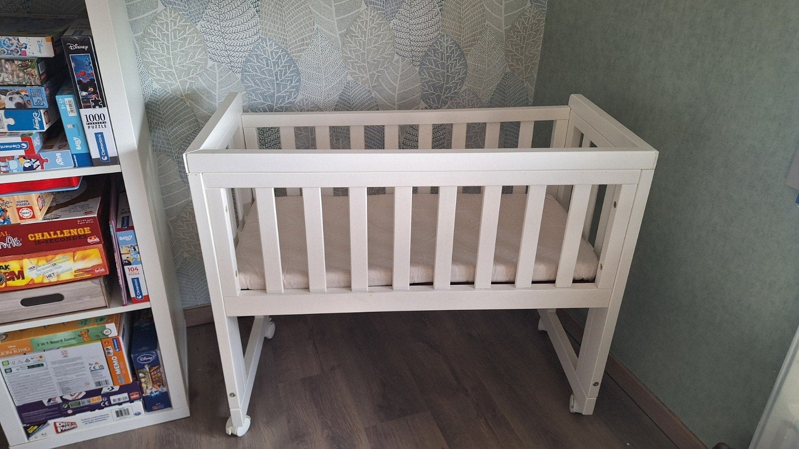 Petit lit bébé en bois cododo Troll très bon état, Enlèvement, Utilisé, Lit