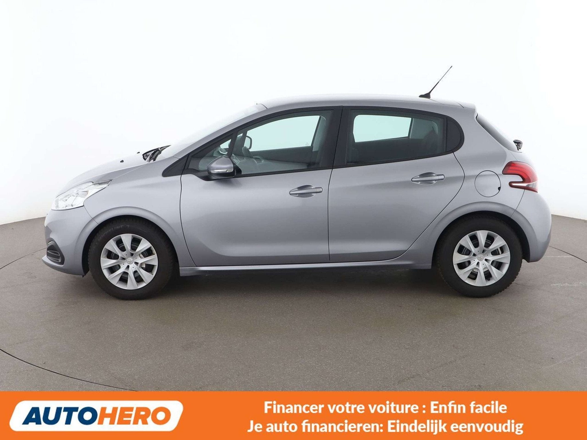 Peugeot 208 1.2 PureTech Like (bj 2018), Auto's, Voorwielaandrijving, Stof, 1199 cc, 5 deurs