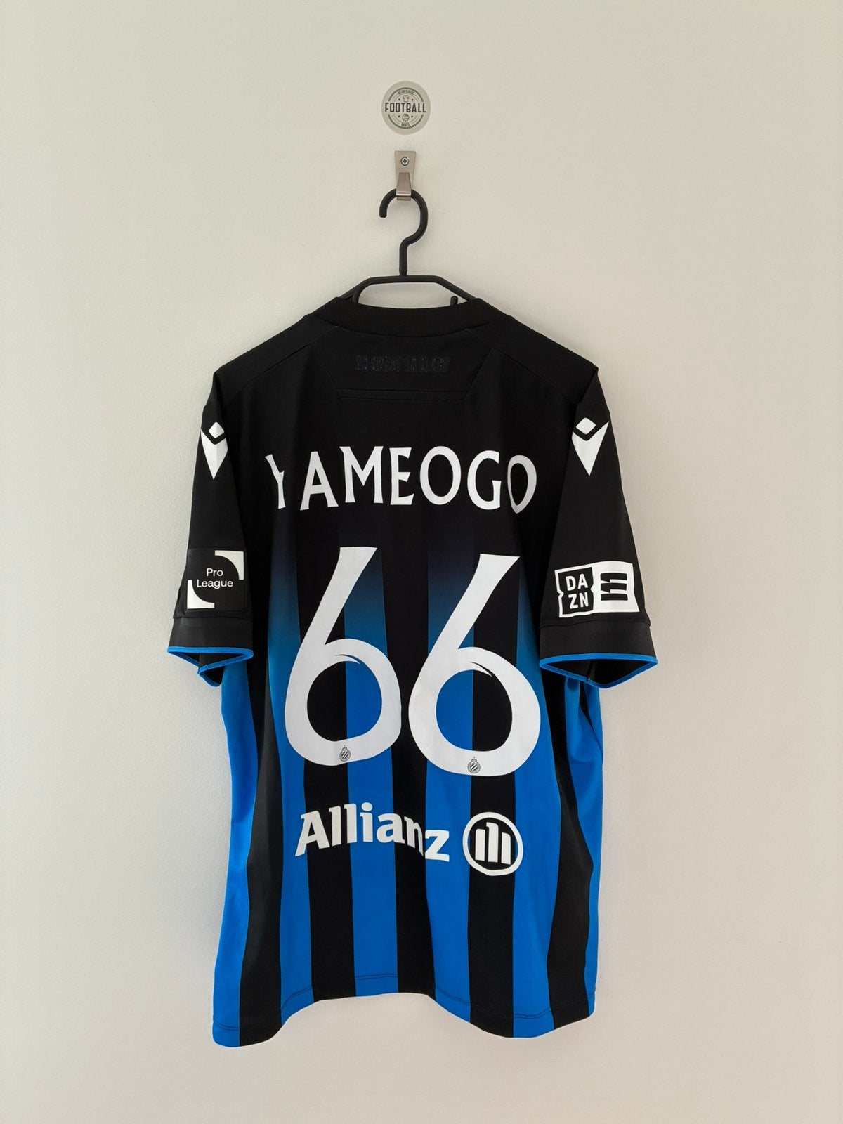 Matchworn voetbalshirt Club NXT Yameogo Macron Club Brugge, Verzamelen, Ophalen of Verzenden, Zo goed als nieuw, Shirt