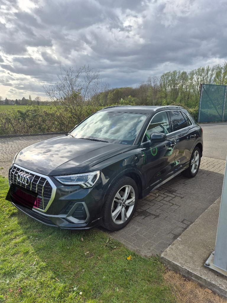Audi Q3 S-Line automatique, Cuir et Alcantara, 139 g/km, Entreprise, 5 portes