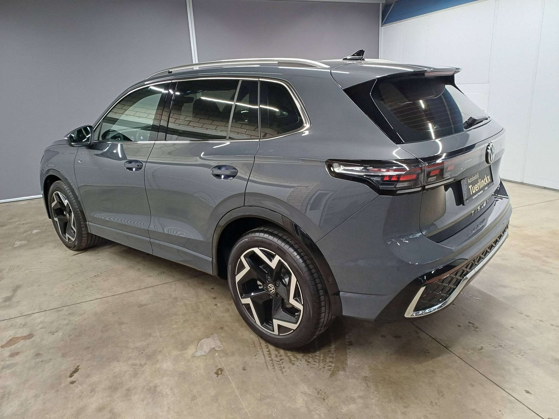 Volkswagen Tiguan Tiguan 1.5 TSI R-Line OPF DSG,ACC,Head-Up, Autos, Argent ou Gris, Achat, 139 g/km, Entreprise