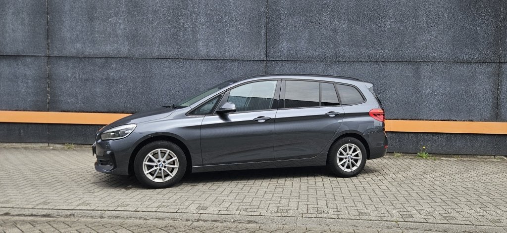 BMW 218iA Gran Tourer /NAVI/LED/PARKPILOT/1 EIG* IN TOPSTAAT, Auto's, Dealer onderhouden, Euro 6, 124 g/km, https://public.car-pass.be/vhr/cd86a6f9-3fec-4f2e-b09b-bf7b8209e8d2
