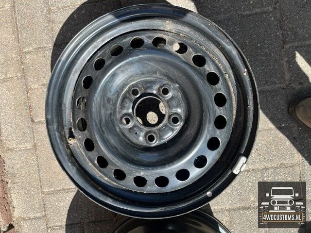 velgen  16 inch toyota hi lux   4 stuks SET  € 130, Auto-onderdelen, Gebruikt, -, -, Banden en Velgen