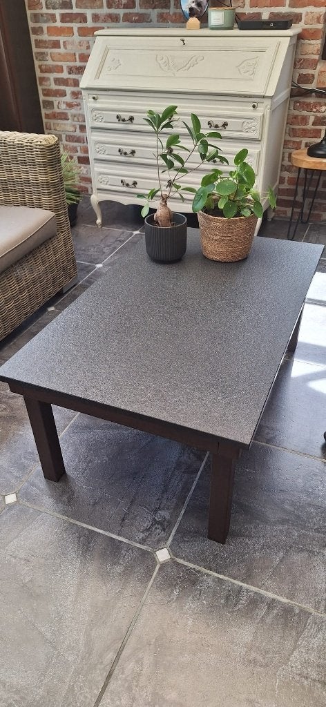Metalen salontafel met een donker grijs granieten blad, Ophalen, 100 tot 150 cm, 50 tot 75 cm, 50 tot 100 cm