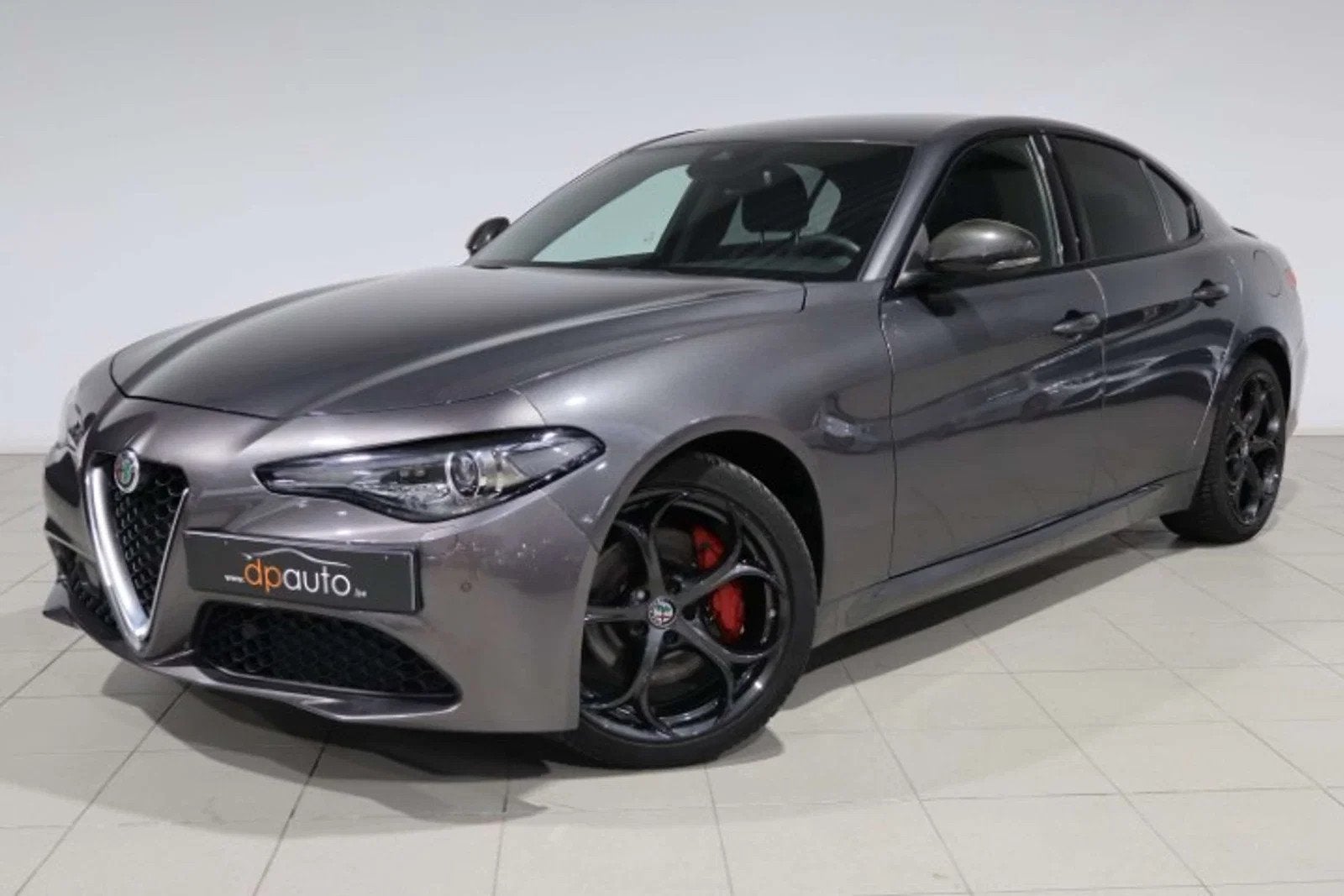 Alfa Romeo Giulia Giulia 2.0 T Q2 (bj 2019, automaat), Auto's, Automaat, 4 deurs, 4 cilinders, Bruin