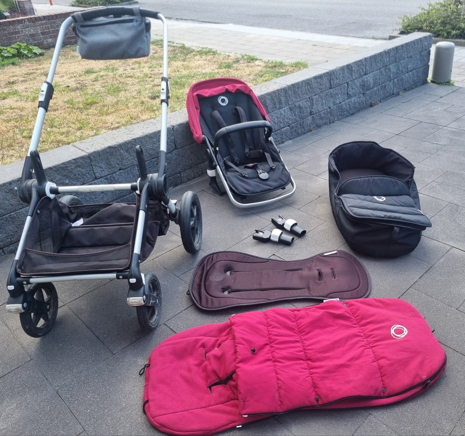 Bugaboo Fox en noir bordeaux avec tous les accessoires., Enlèvement, Bugaboo